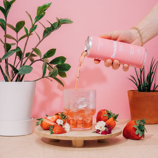 BEACHBALL Organic Iced Tea Can - Strawberry Hibiscus